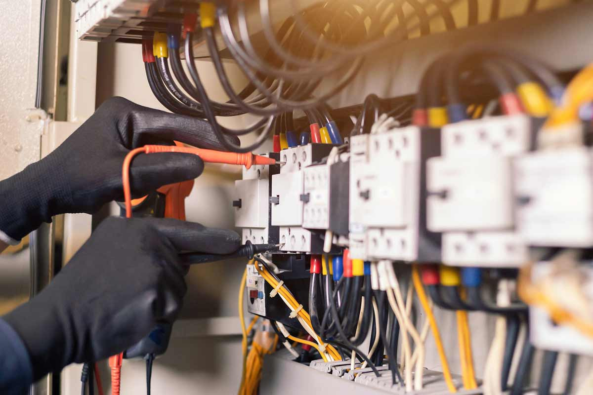 ¿Qué factores influyen en la vida útil de una luminaria LED